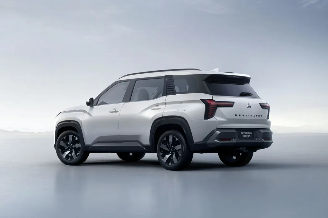 MITSUBISHI DESTINATOR HOÀN TOÀN MỚI RA MẮT TOÀN CẦU TẠI INDONESIA